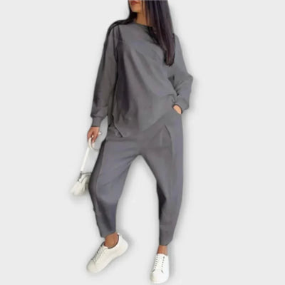 لومة® | مجموعة مكونة من قطعتين غير رسمية