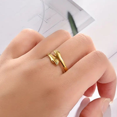 أماليا® | خاتم العناق (قابل للتعديل)