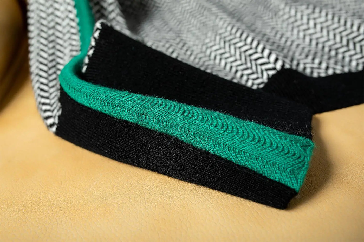 إيما™ | سترة مخططة