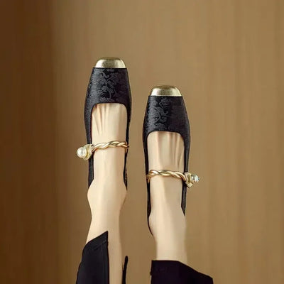 كلارا® | أحذية ماري جين الجلدية